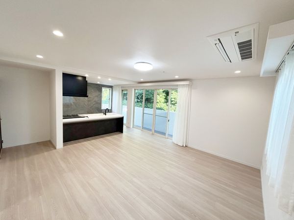 深沢6丁目 戸建 リビング