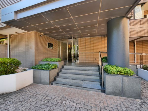 プレステージ千駄木 エントランス