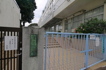 メゾン文京関口Ⅱ 文京区立小日向台町小学校(約910m) 文京区立小日向台町小学校(約910m)