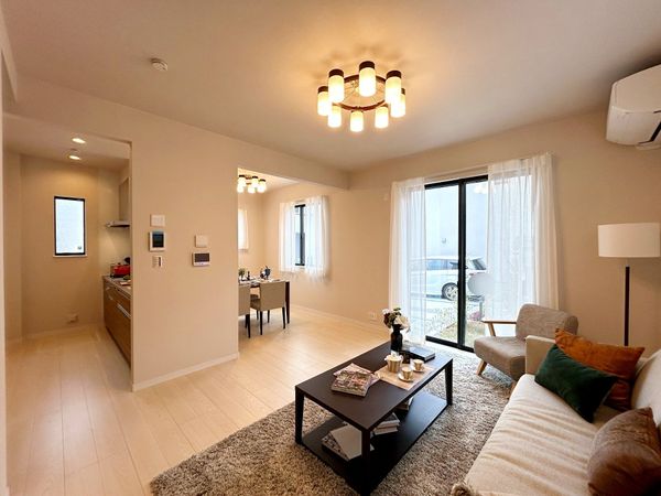 三鷹市野崎1丁目 新築戸建 6号棟 リビング