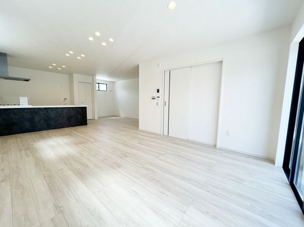 国分寺市戸倉2丁目 4号棟 リビング