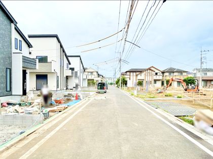 小平市鈴木町1丁目 新築戸建A号棟 前面道路含む外観 前面道路含む外観