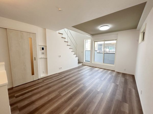 さいたま市大宮区大成町2丁目 2号棟 リビング