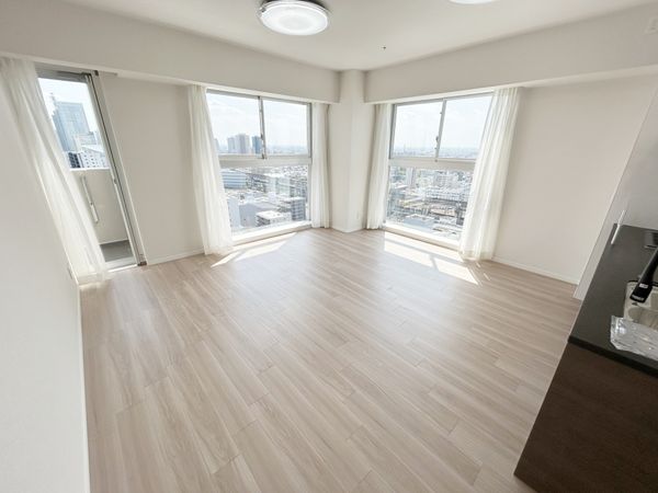 THE OMIYA TOWERS リビング THE OMIYA TOWERS リビング